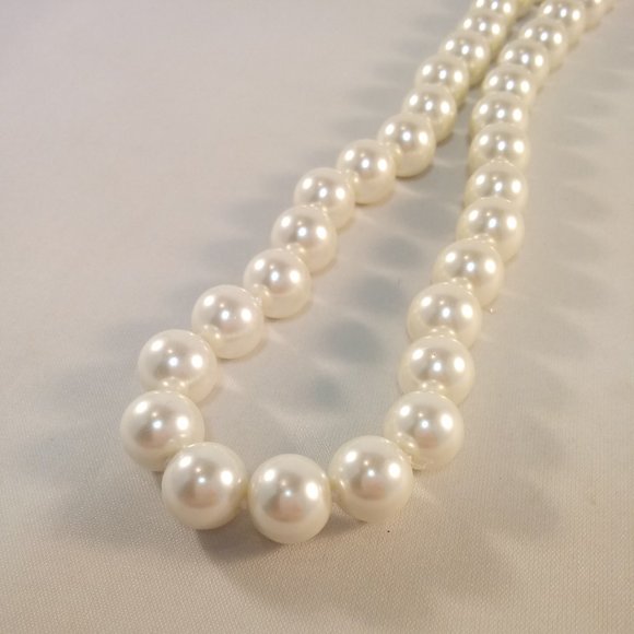 Natural 10mm South Sea Shell Pearl White Bead Necklace AAA 18" Silver Women's - Picture 3 of 3